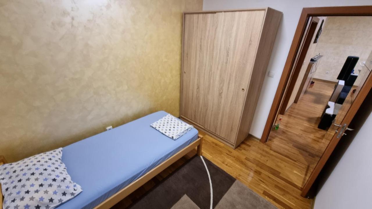 Raven2 Apartment Zeleznik Luaran gambar